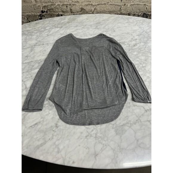 Aritzia Babaton Navy Silk Grey Colorblock long sleeve key hole button Blouse XXS - Picture 2 of 9